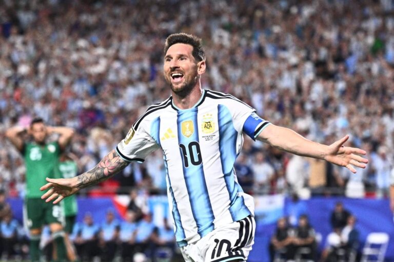 Lionel Messi merayakan gol di Piala Dunia 2022