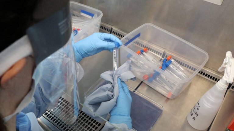 Peningkatan kasus Ebola di Afrika dan pengujian di Skotlandia