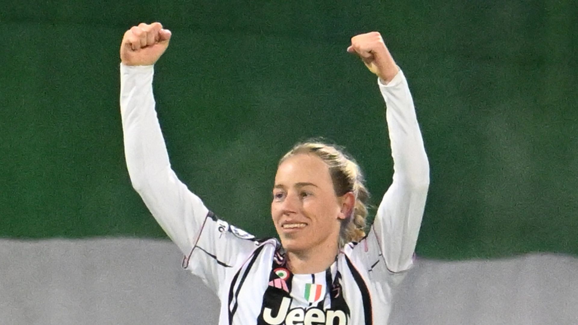 Aston Villa datangkan Vangsgaard dari Juventus untuk WSL