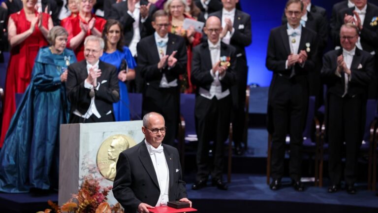 Omar Yaghi memimpin pusat riset AI di Tsinghua University