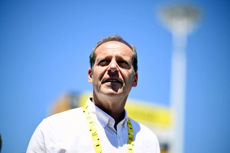Christophe Prudhomme memimpin Tour de France dengan dedikasi tinggi